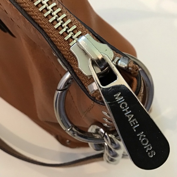 MICHAEL KORS, Uptown Astor Studded Large Tote Chain Shoulder Strap Satchel. - Picture 5 of 16